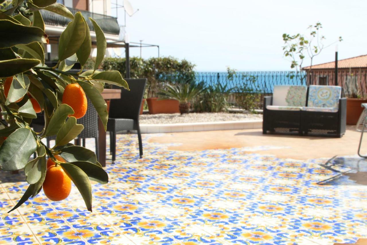 Taonasi Taormina Apartments Luaran gambar